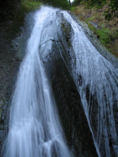 7.30.06 Wahclella Falls 012 